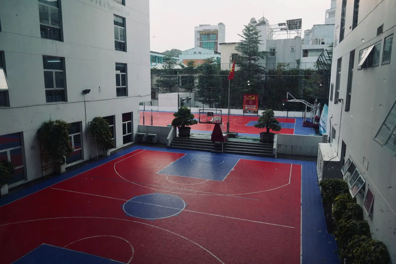 电子元器件选型指南：如何为工业控制与自动化设备匹配可靠元件