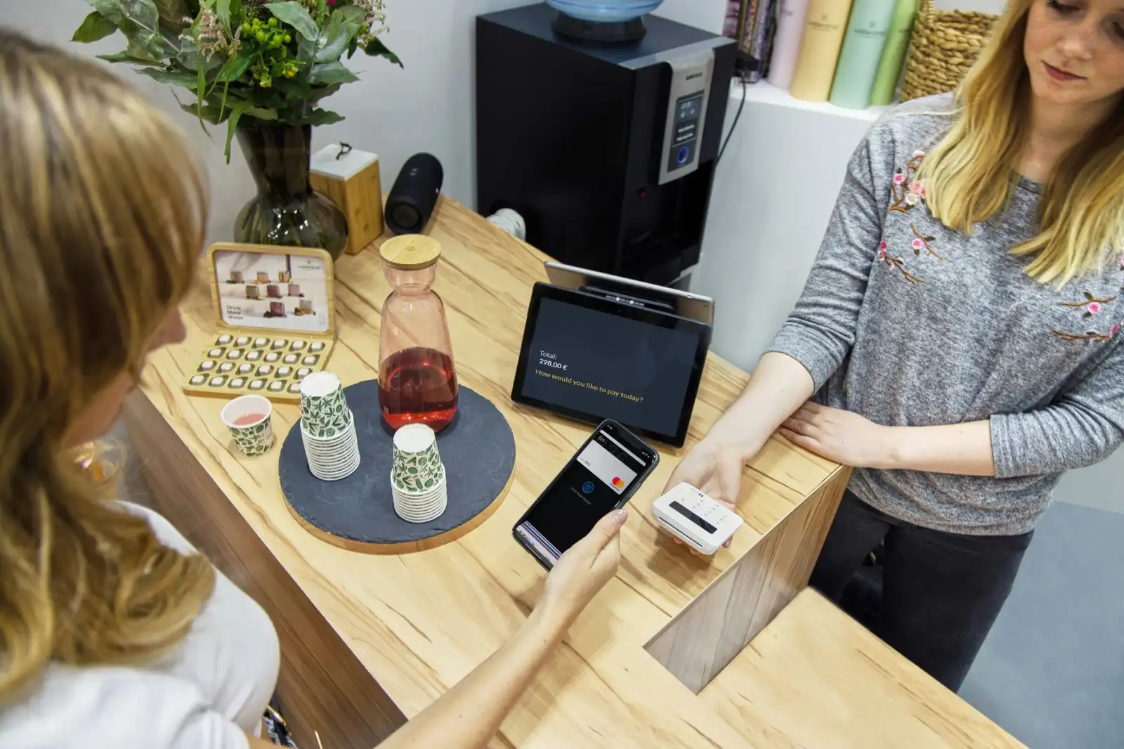重庆丰界硕电子元器件在工业自动化设备中的应用案例解析