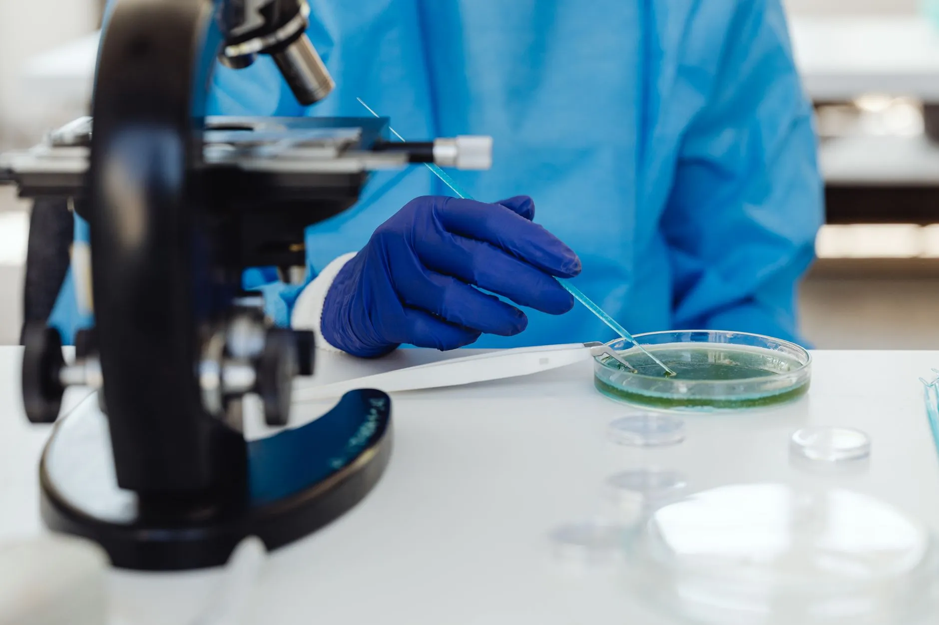 重庆丰界硕电子元器件在工业自动化设备中的应用案例解析