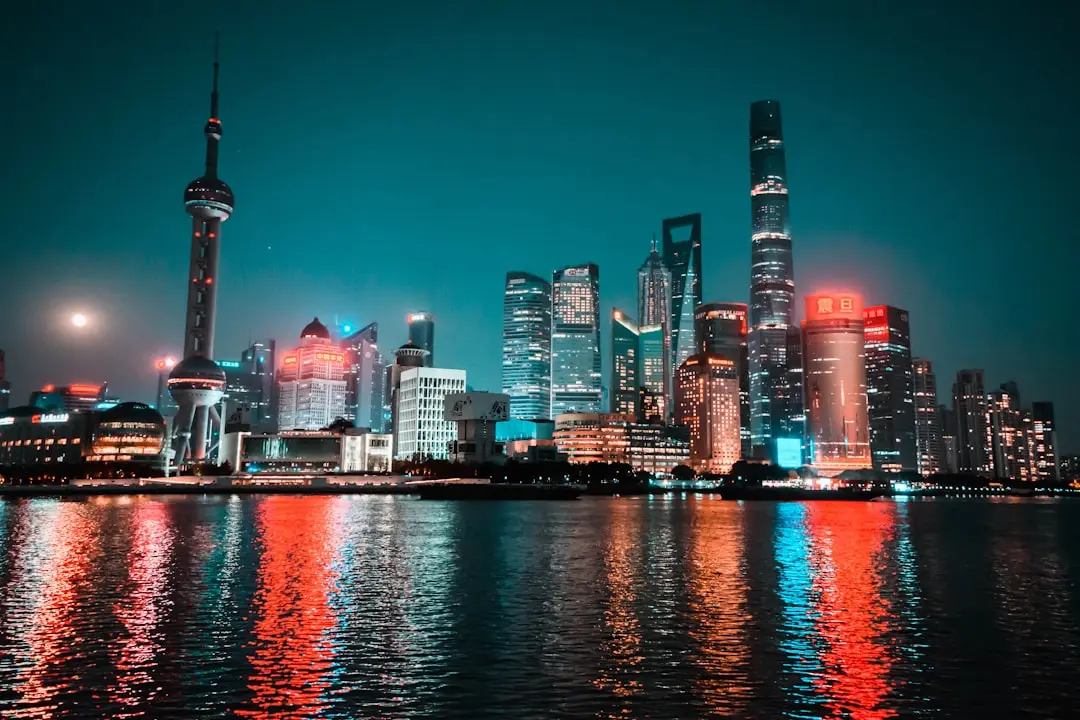 重庆丰界硕科技：电子元器件选型要点与工业场景适配指南
